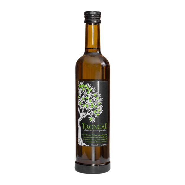Extra natives Olivenöl in einer Flasche aus verdunkeltem Glas. Das Etikett zeigt einen stilisierten Olivenbaum.